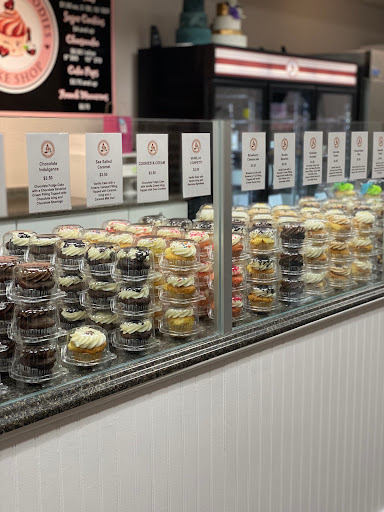 Bakery «Gourmet Goodies Bake Shop», reviews and photos, 68 4th St NW, Winter Haven, FL 33881, USA