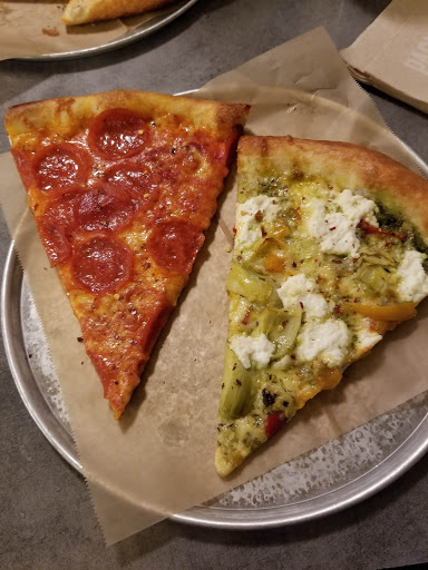 Pizza Delivery «Pagliacci Pizza», reviews and photos, 10200 Edmonds Way, Edmonds, WA 98020, USA