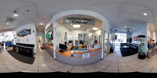 Volkswagen Dealer «Livingston Volkswagen», reviews and photos, 21141 Ventura Blvd, Woodland Hills, CA 91364, USA