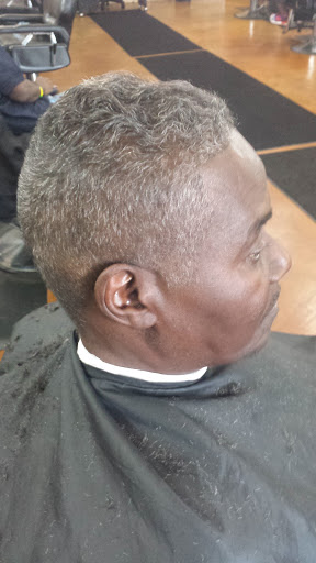 Barber Shop «Clippers Inc Barber Shop», reviews and photos, 78 E Pershing Rd, Chicago, IL 60653, USA