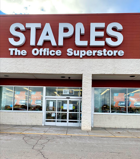 Office Supply Store «Staples», reviews and photos, 2337 N Park Dr, Holland, MI 49424, USA