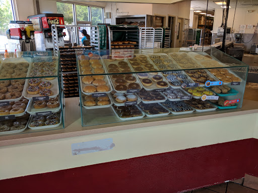Bakery «Krispy Kreme Doughnuts», reviews and photos, 2600 S Cooper St, Arlington, TX 76015, USA