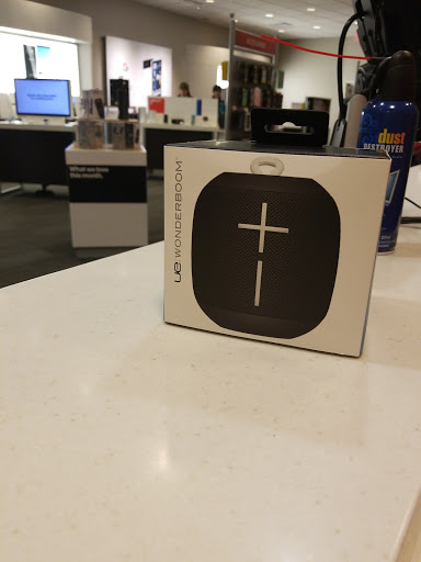 Cell Phone Store «Verizon», reviews and photos, 3047 Wilma Rudolph Blvd, Clarksville, TN 37040, USA