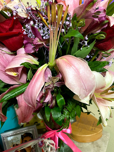 Florist «Rodriguez Flower Shop», reviews and photos, 120 N 10th St, McAllen, TX 78501, USA