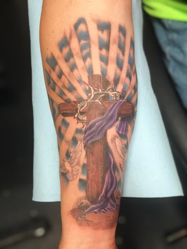 Tattoo Shop «PAS Tattoos», reviews and photos, 1735 E Ohio Pike, Amelia, OH 45102, USA