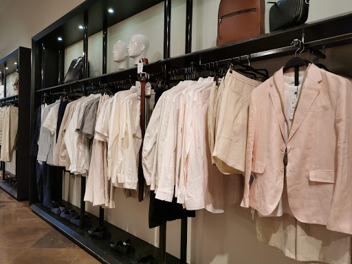 Stores to buy men's white shirts Kiev