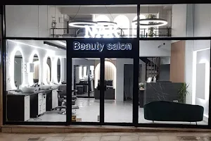 Nak beauty salon image