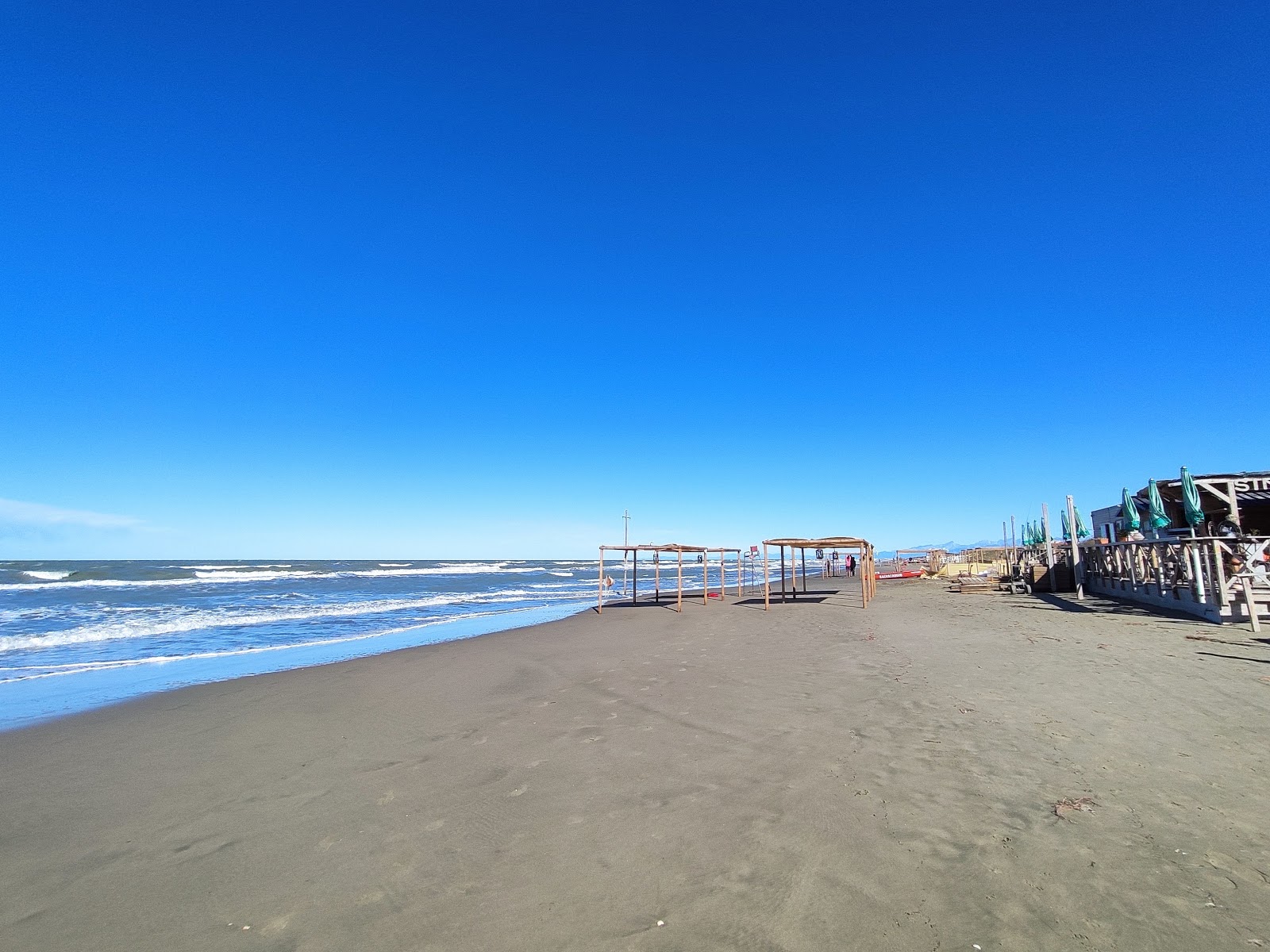Foto von Spiaggia Calambrone mit lange, gerade küste