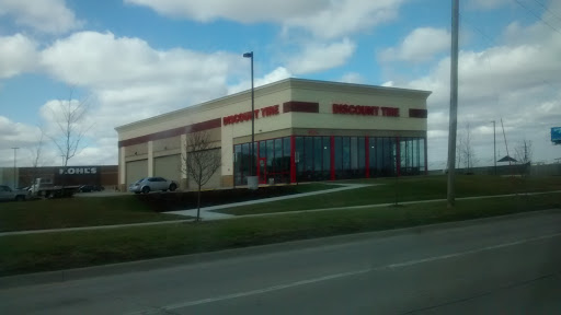 Tire Shop «Discount Tire Store - Cedar Rapids, IA», reviews and photos, 3050 Wiley Blvd SW, Cedar Rapids, IA 52404, USA