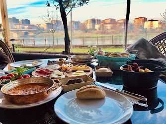 Yeşil Berceste Oyun Salonu