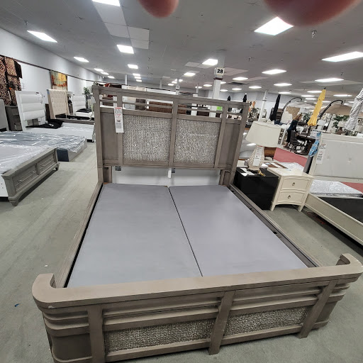 Shopping Mall «Drew 19 Shopping Center», reviews and photos, 21311 US Hwy 19 N, Clearwater, FL 33765, USA