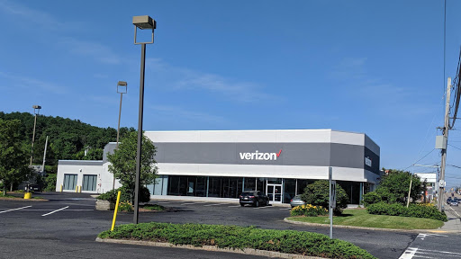 Verizon, 86 Worcester Rd, Framingham, MA 01702, USA, 