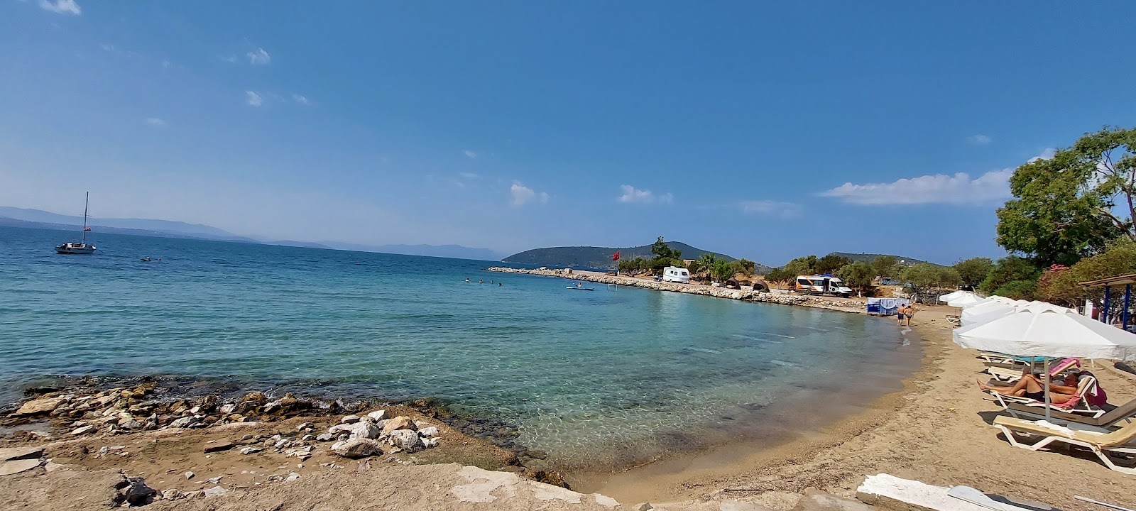 Foto von Iasos Ilyas Camping Beach mit sehr sauber Sauberkeitsgrad