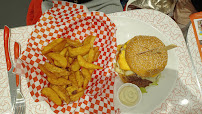 Cheeseburger du Restaurant Holly's Diner Rennes à Cesson-Sévigné - n°7