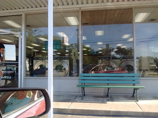 Laundromat «Commerce Wash House-Coin Laundry», reviews and photos, 2167 N Elm St, Commerce, GA 30529, USA