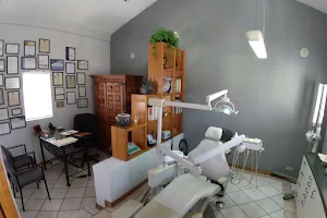 Consultoría Dental Castilleja image