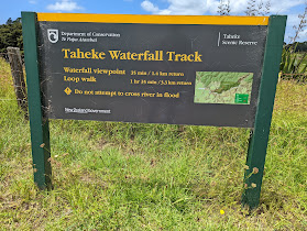 Taheke Falls Carpark and Trailhead