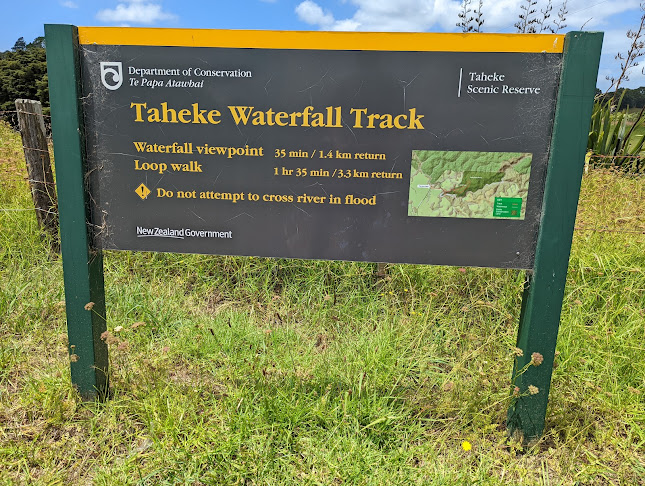 Taheke Falls Carpark and Trailhead