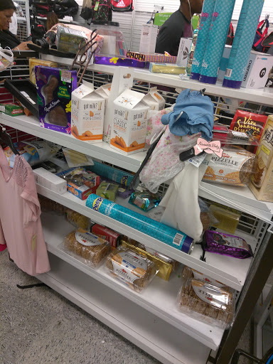 Clothing Store «Ross Dress for Less», reviews and photos, 9727 Laurel Canyon Blvd, Arleta, CA 91331, USA