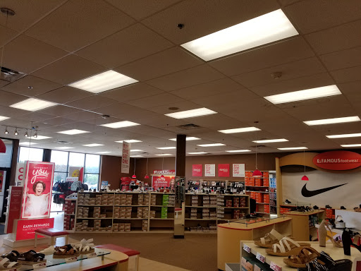 Famous Footwear, 2117 Killingly Commons Drive, Dayville, CT 06241, USA, 