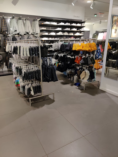 Clothing Store «H&M», reviews and photos, 1620 Cumberland Mall, Atlanta, GA 30339, USA