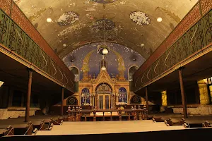 Sinagoga din Mediaș ~ בית כנסת image