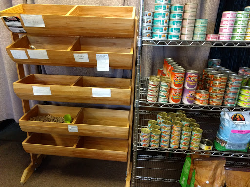 Pet Supply Store «Dog Daze Natural Pet Market», reviews and photos, 105 S Meridian B, Puyallup, WA 98371, USA