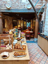 Extérieur du Restaurant Logis Hôtel les Hauts de Montreuil à Montreuil-sur-Mer - n°6