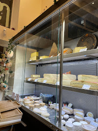 Fabrication du fromage du Restaurant La Fromagerie Saint Jean à Lyon - n°1