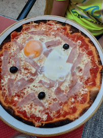 Pizza du Pizzeria Restaurant L'Heureux Tour à Fabrezan - n°13