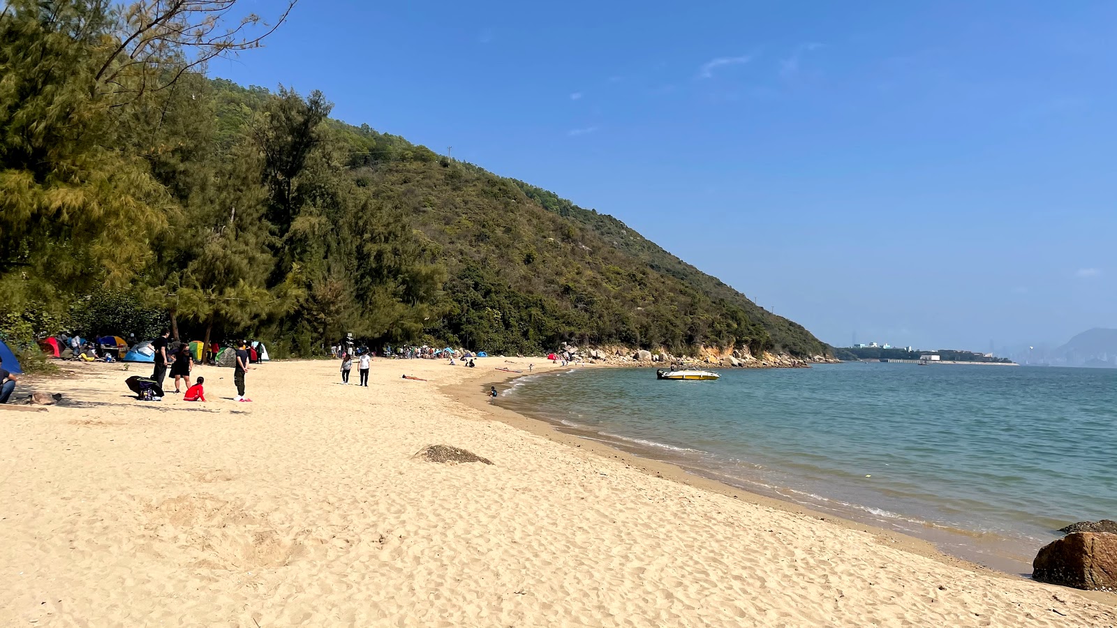 Foto de Sam Pak Wan Beach com areia bege superfície