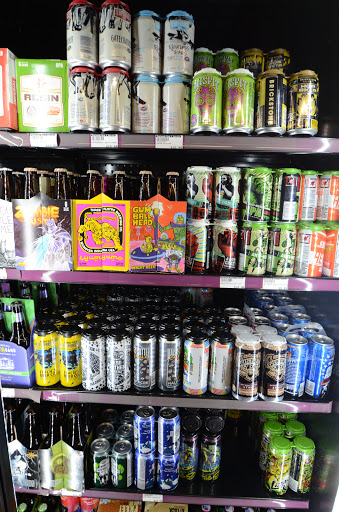 Liquor Store «Esplanade Wine & Spirits», reviews and photos, 2948 W Euclid Ave, Arlington Heights, IL 60005, USA