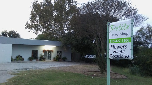 Petite Flower Shop, 1501 Harry Wurzbach Rd, San Antonio, TX 78209, USA, 