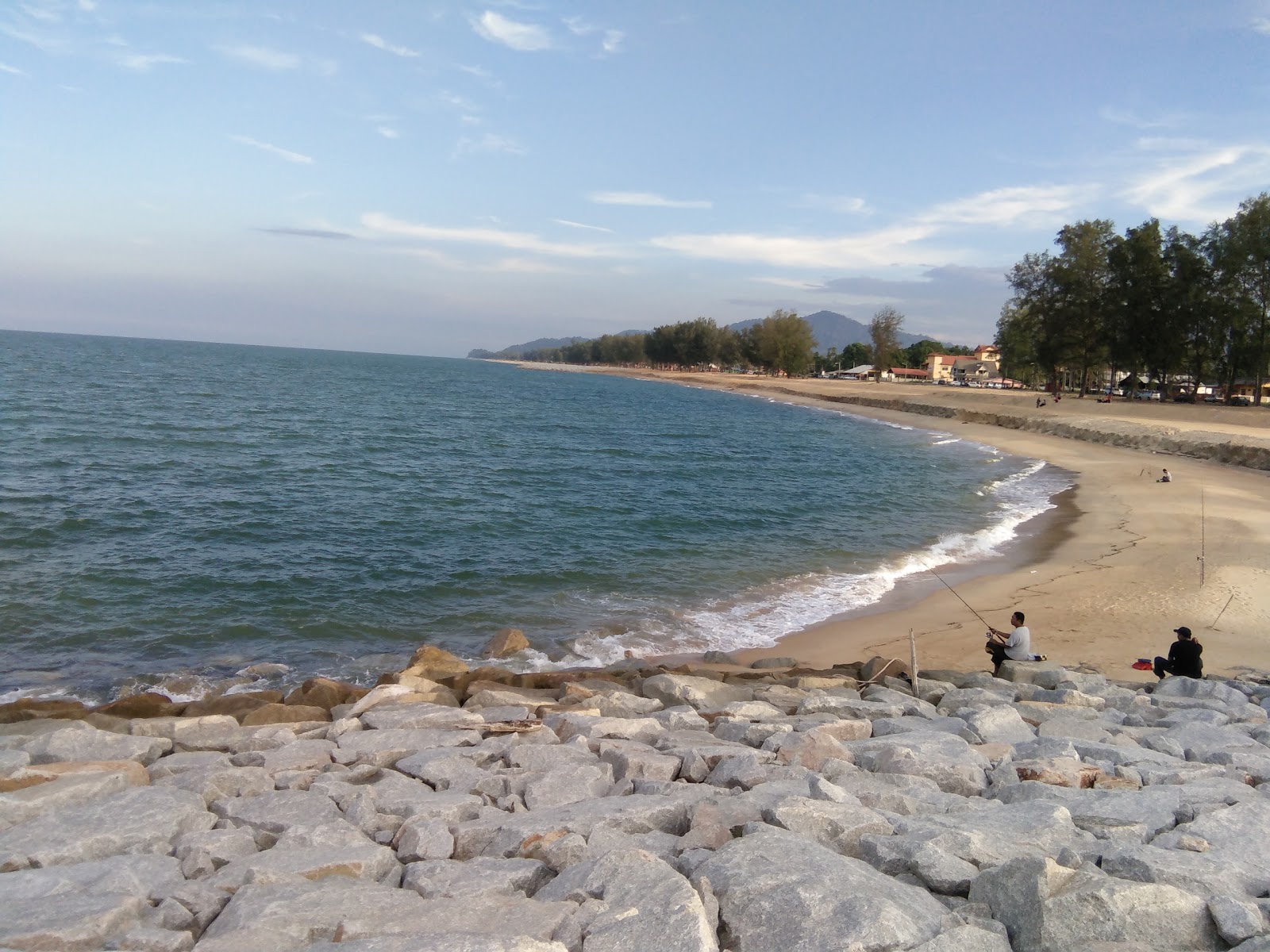 Photo de Sura Beach - endroit populaire parmi les connaisseurs de la détente