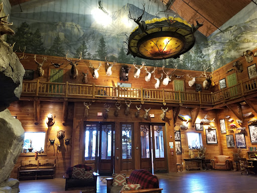 Sporting Goods Store «Bass Pro Shops», reviews and photos, 5160 Cherry Ave, San Jose, CA 95118, USA