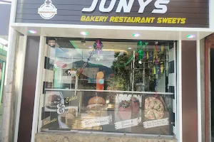 JUNYS BAKERS image