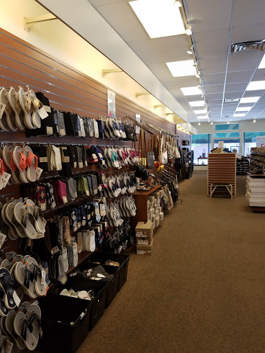 Shoe Store «Clarks Bostonian Outlet», reviews and photos, 30 Center Square, Hanover, PA 17331, USA