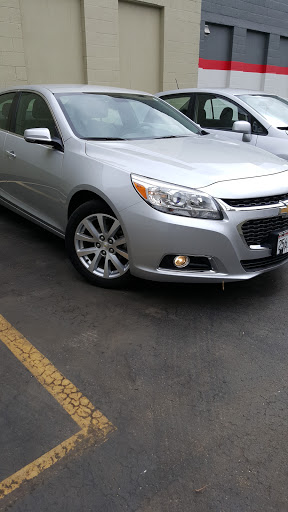 Auto Body Shop «Milwaukee Coll Svc CARSTAR», reviews and photos, 6242 W State St, Wauwatosa, WI 53213, USA