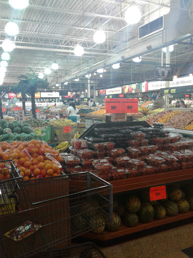 Grocery Store «Super Mercados El Guero», reviews and photos, 850 N Farnsworth Ave, Aurora, IL 60505, USA