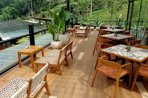 GUMA Landscape Cafe & Villa image