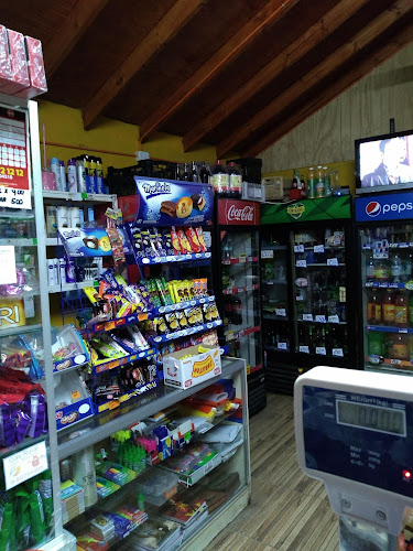 Opiniones de Minimarket y Botilleria´´ El Maquinon ´´ en San Nicolás - Supermercado
