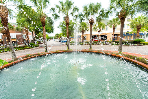 Shopping Mall «Mount Pleasant Towne Centre», reviews and photos, 1218 Belk Dr, Mt Pleasant, SC 29464, USA