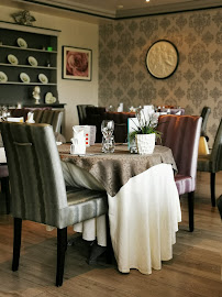 Atmosphère du Restaurant français Restaurant Le Relais, entre Roye et Ressons sur Matz à Conchy-les-Pots - n°3