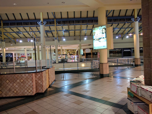 Shopping Mall «The Mall at The Source», reviews and photos, 1504 Old Country Rd, Westbury, NY 11590, USA