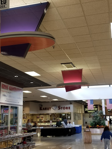 Shopping Mall «Sun-Vet Mall», reviews and photos, 5801 Sunrise Hwy, Holbrook, NY 11741, USA