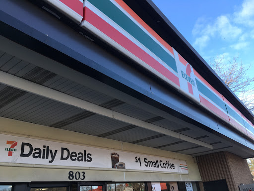 7-Eleven, 803 W Rollins Rd, Round Lake Beach, IL 60073, USA, 