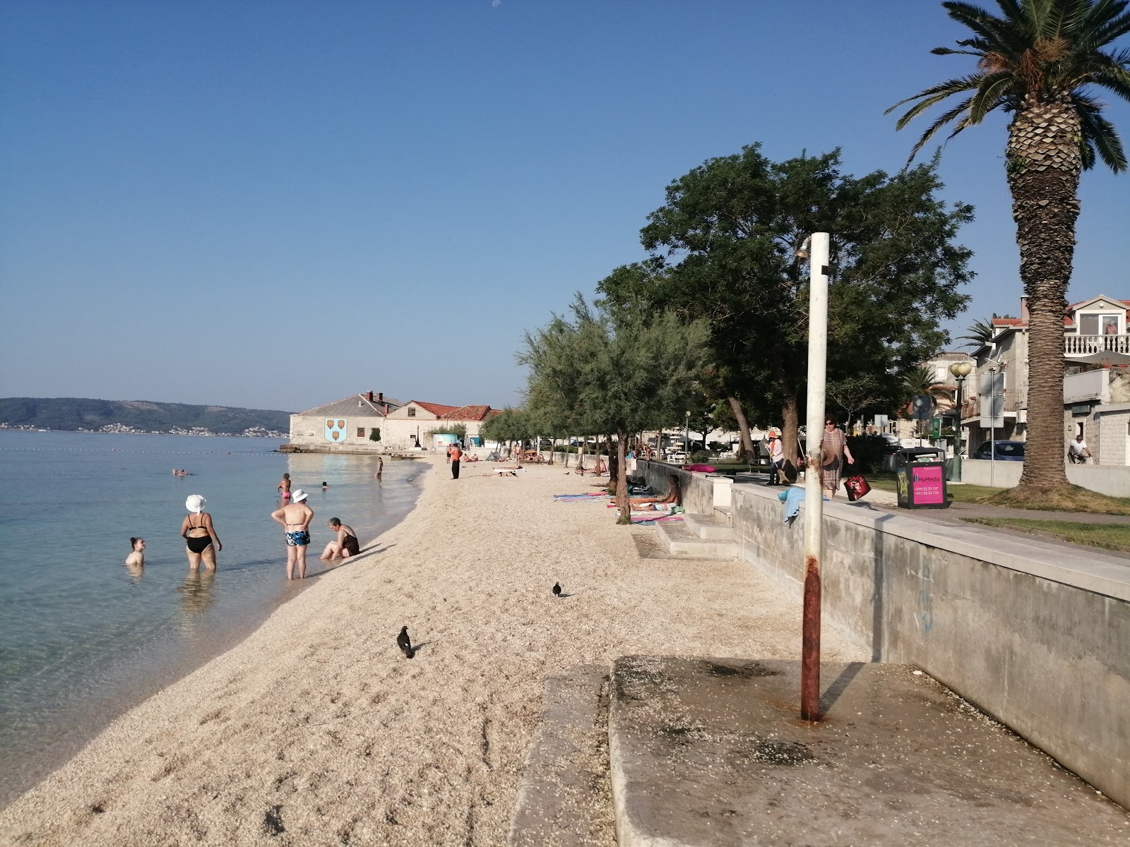 Fotografie cu Dardin beach cu o suprafață de apa pură turcoaz