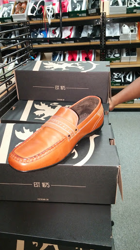 Clothing Store «K&G Fashion Superstore», reviews and photos, 7201 Roosevelt Blvd, Philadelphia, PA 19149, USA