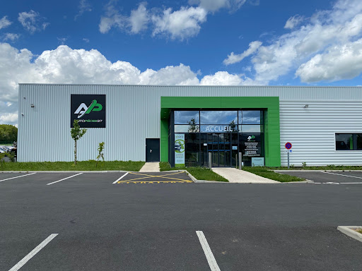 Photo 1 - Autopieces 37