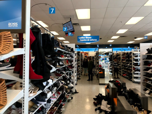 Clothing Store «Ross Dress for Less», reviews and photos, 560 N Euclid St, Anaheim, CA 92801, USA